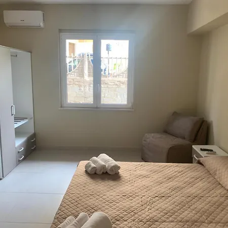 Riva Del Sole Bed & Breakfast 4*